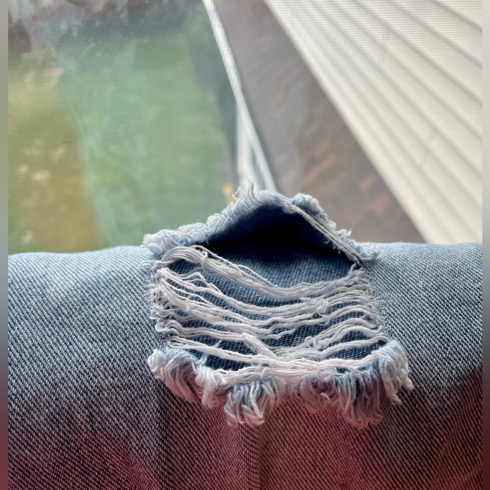 PacSun Vintage Ripped Mom Jeans - Picture 7 of 8